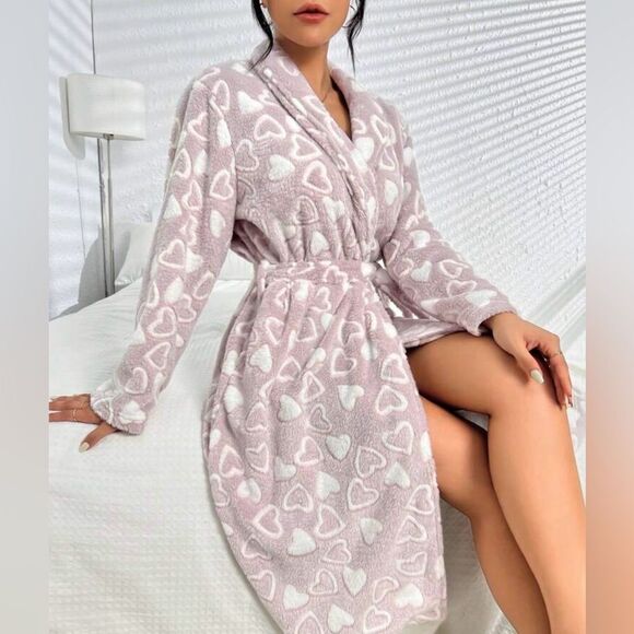 NWT- LADIES PLUSH, SOFT COZY BELTED ROBE- SIZE MED - Picture 4 of 6